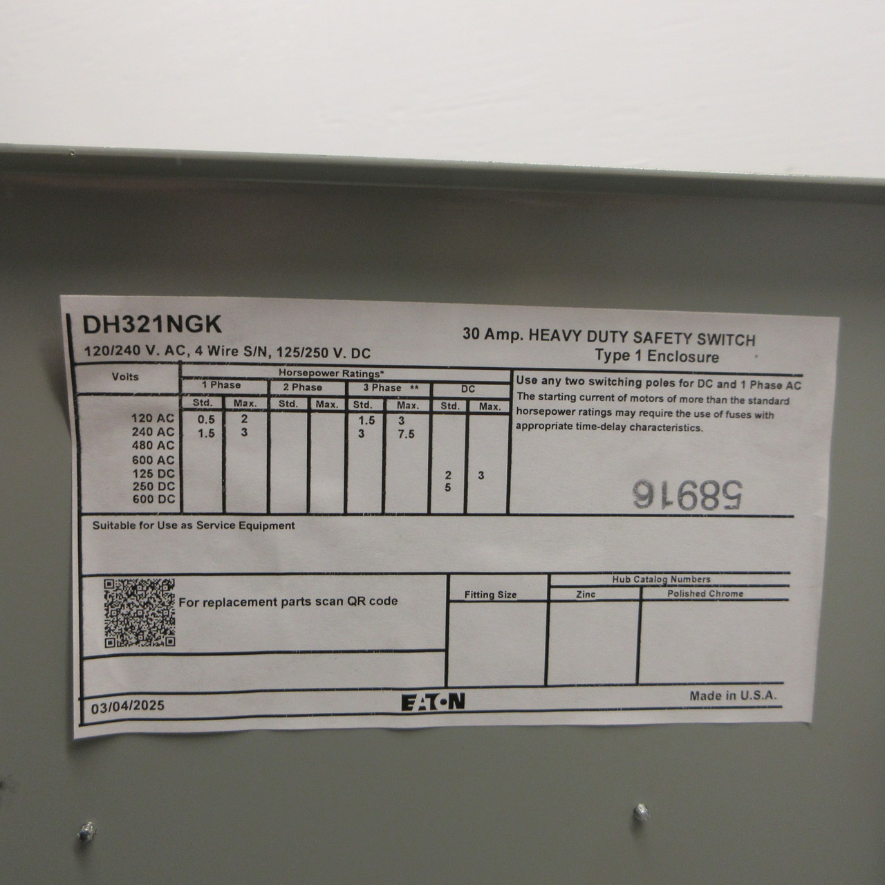 NEW Eaton DH321NGK 30A 240V Fusible Disconnect Switch Type 1 4W S/N 30 Amp NIB (AH1915-11)