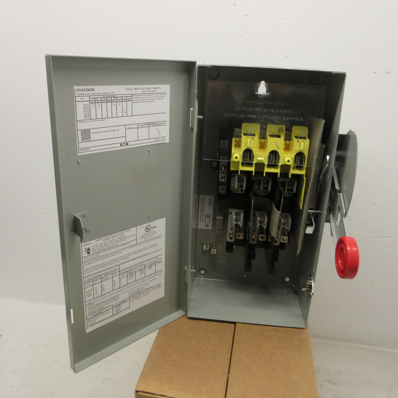 NEW Eaton DH322NGK 60A 240V Fusible Disconnect Switch Type 1 4W S/N 60 Amp NIB (AH1919-5)