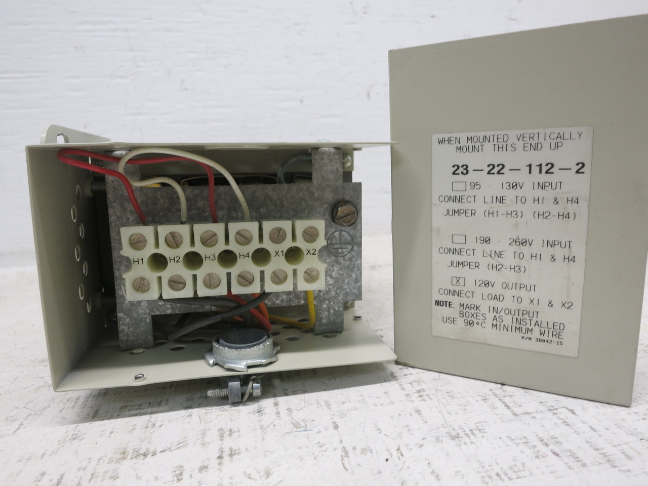SOLA CVS 23-22-112-2 120 VA Constant Voltage Power Conditioner 120/240 - 120V (DW8996-1)
