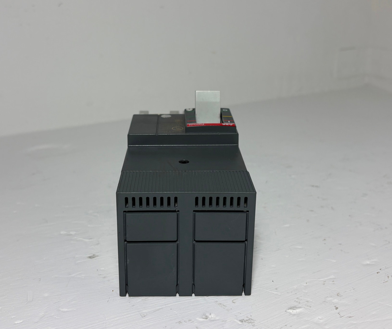 ABB A2A 250 SACE FORMULA 2P Circuit Breaker 250A 2 Pole A2A250 240V N5596 (EM6066-2)