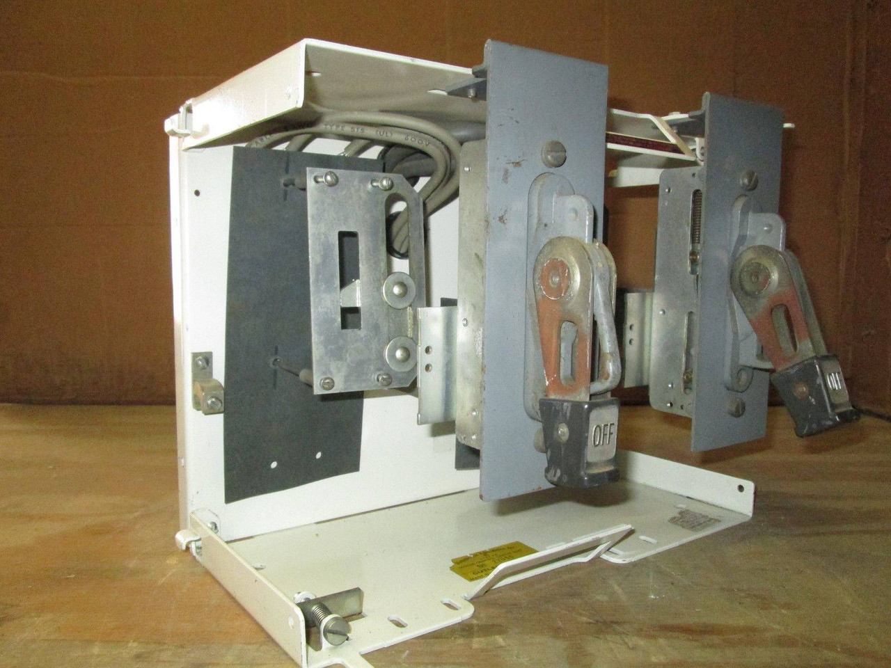 Cutler Hammer Eaton Unitrol F10 30 & 100 Amp Dual Breaker Feeder 12" MCC Bucket (EBI0887-6)