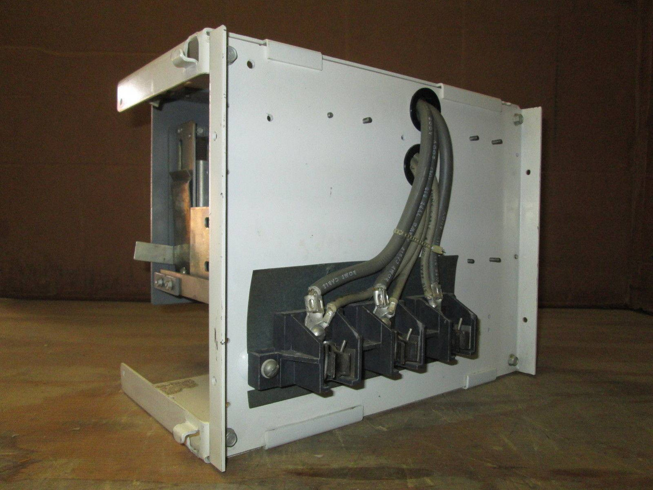Cutler Hammer Eaton Unitrol F10 30 & 100 Amp Dual Breaker Feeder 12" MCC Bucket (EBI0887-6)