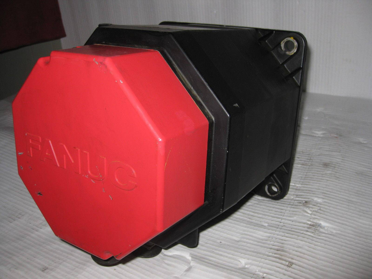 Fanuc A06B-0357-B756 2000 RPM AC Servo Motor 30F/2000 3P8P 148V A06B0357B756 (EBI1331-5)