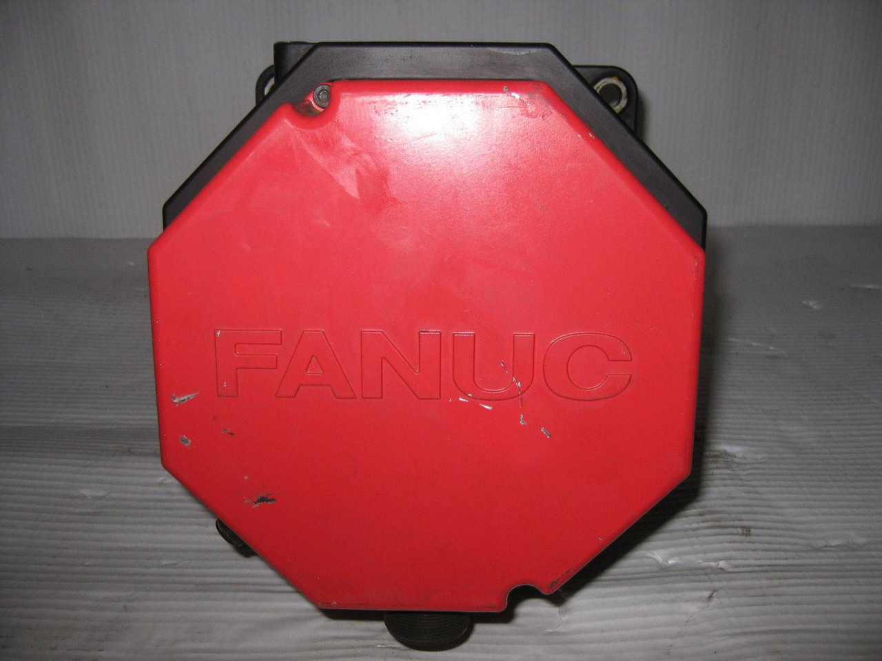 Fanuc A06B-0357-B756 2000 RPM AC Servo Motor 30F/2000 3P8P 148V A06B0357B756 (EBI1331-5)