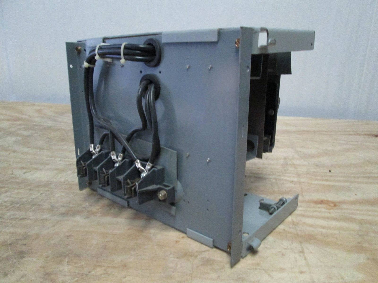 3rd Image of EBI1071