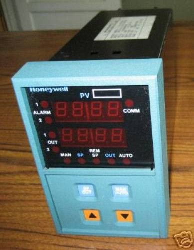 Image of Honeywell DC5014-A2-1A10-30-00-312 Digital Controller Monitor DC5014-A21A10