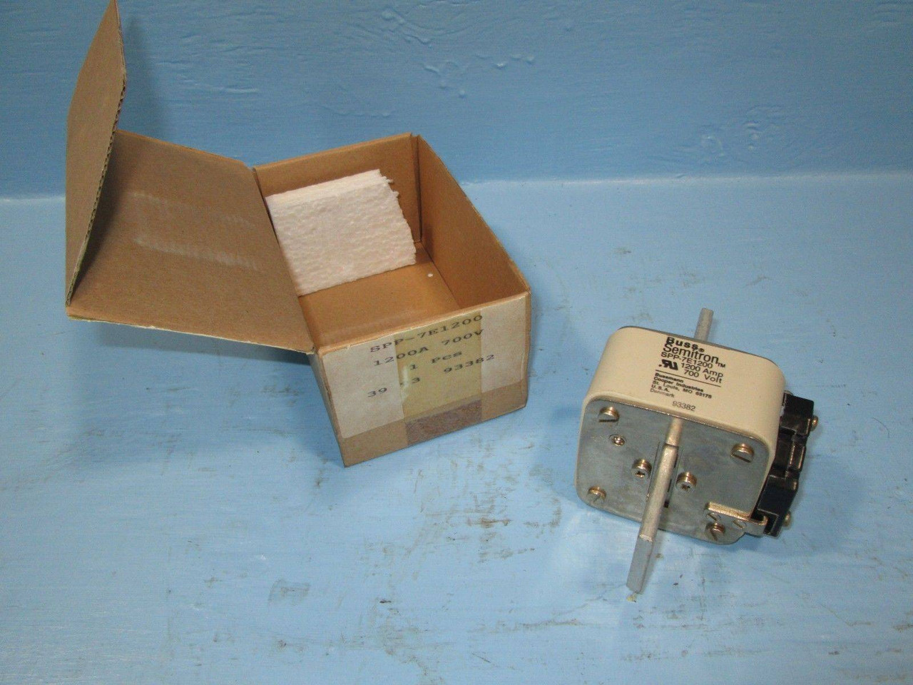 Image of NEW Buss Semitron SPP-7E1200 Fuse 1200 Amp 700 Volt Bussmann Cooper 92371 NIB
