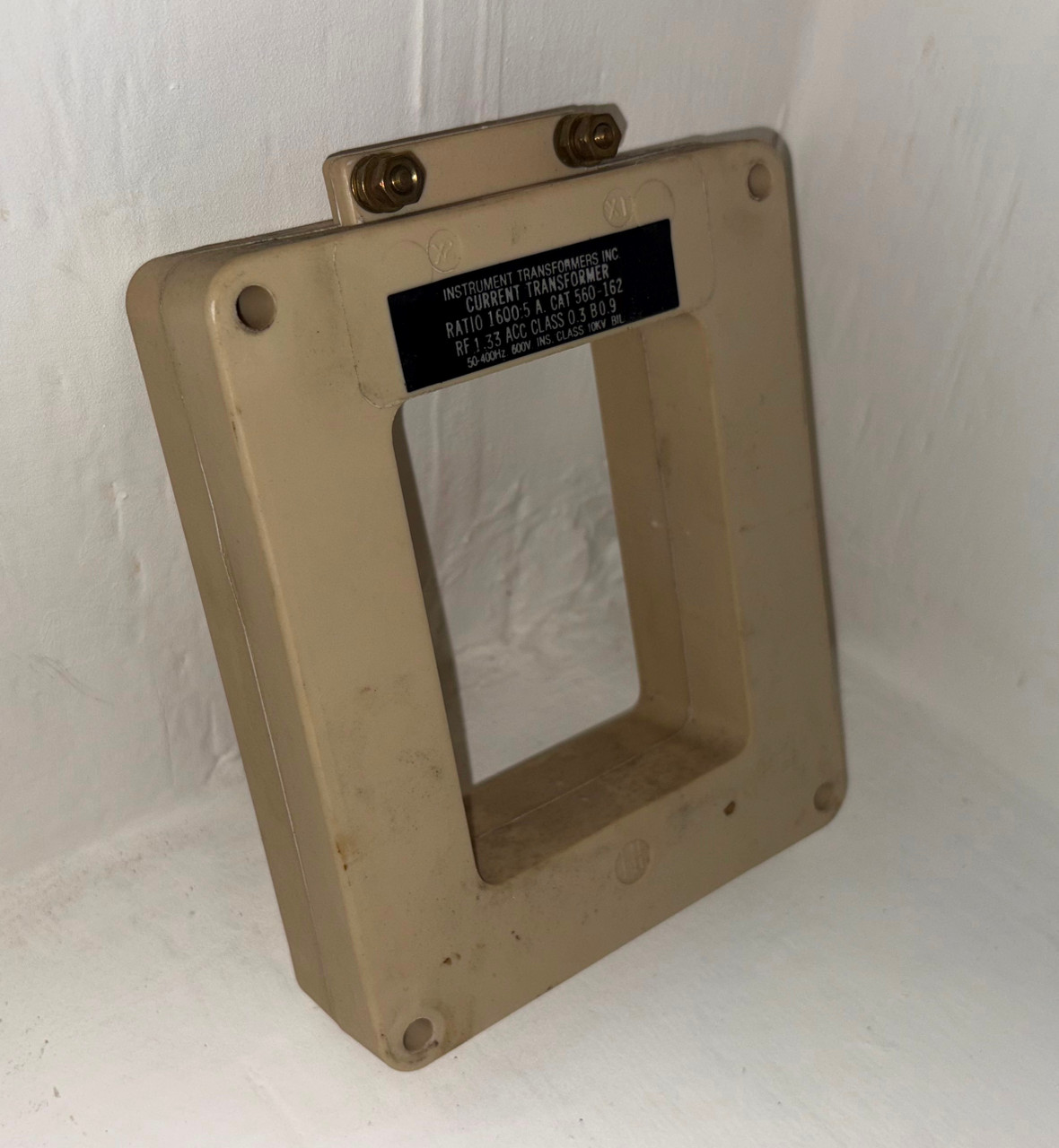 Instrument Transformers 560-162 Current Transformer 1600:5 Ratio 10kV BIL IT CT (EBI2499-13)