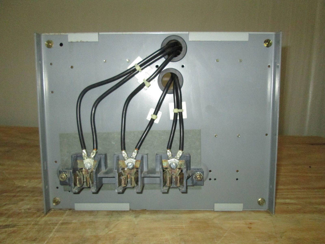 Cutler Hammer Eaton Unitrol F10 30 Amp Dual Breaker Feeder MCCB MCC Bucket 12" (EBI0873-2)