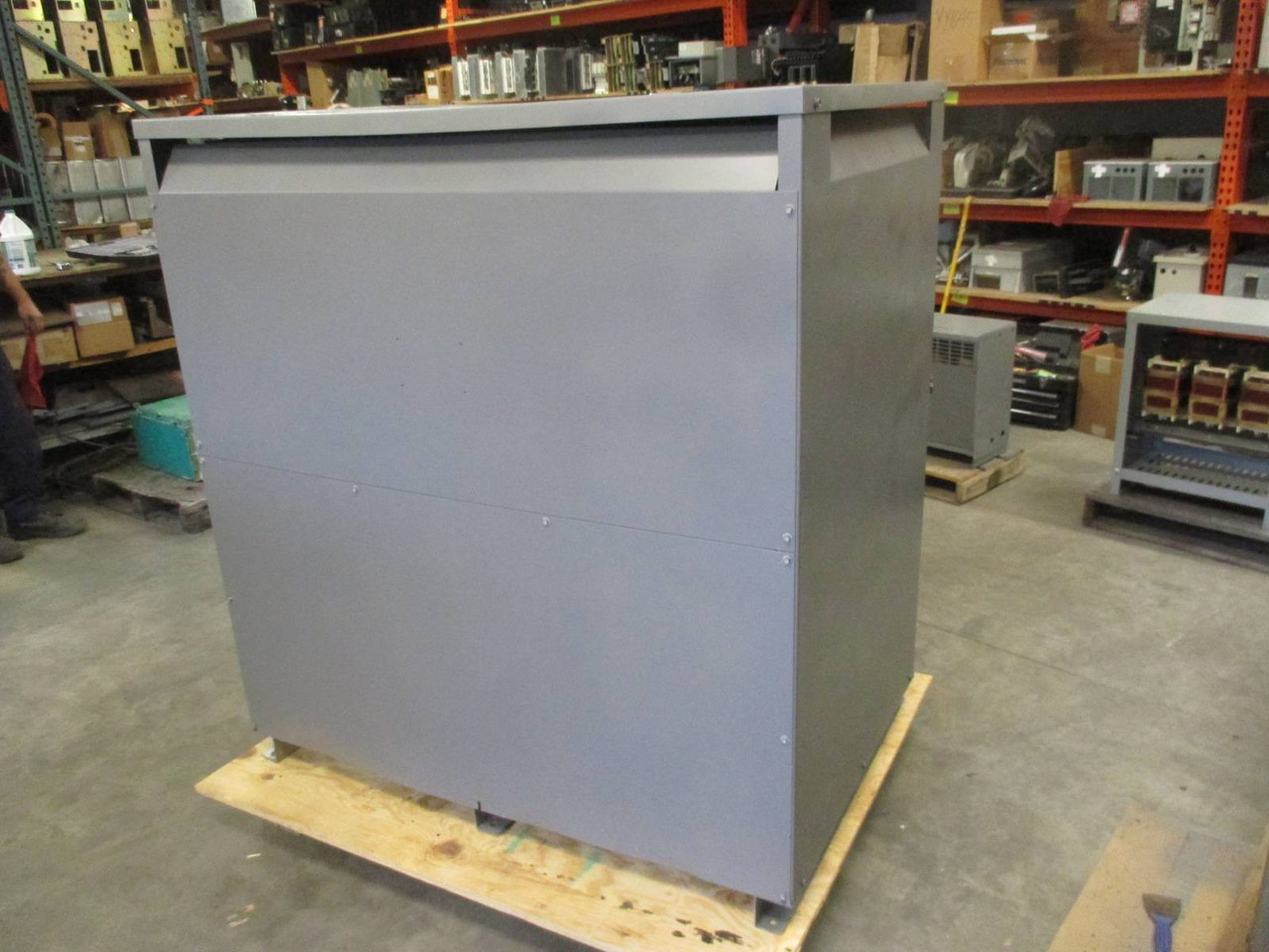 Olsun 400 kVA 565 Delta to 240 Delta 3PH Dry Type Transformer V 18353-AD S-61694 (EBI3158-2)