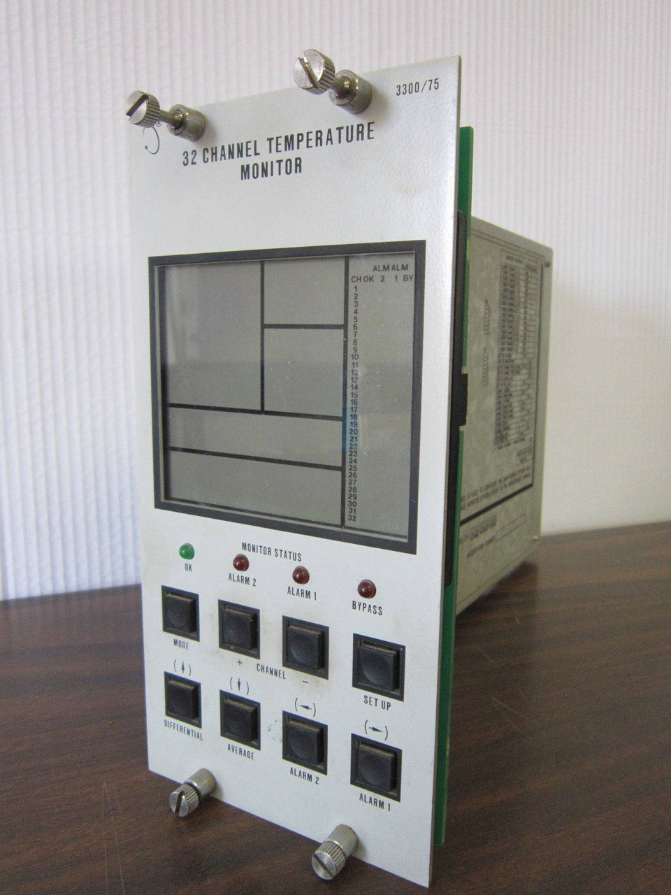 Bently Nevada 3300/75 32 Channel Temperature Monitor PLC 3300/75-02-00-00 330075 (EBI0508-1)