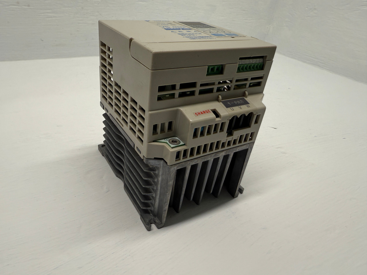 Yaskawa CIMR-XCBA40P7 2.6kVA 3.4A 1 HP VS Mini CIMRXCBA40P7 (EBI5369-8)