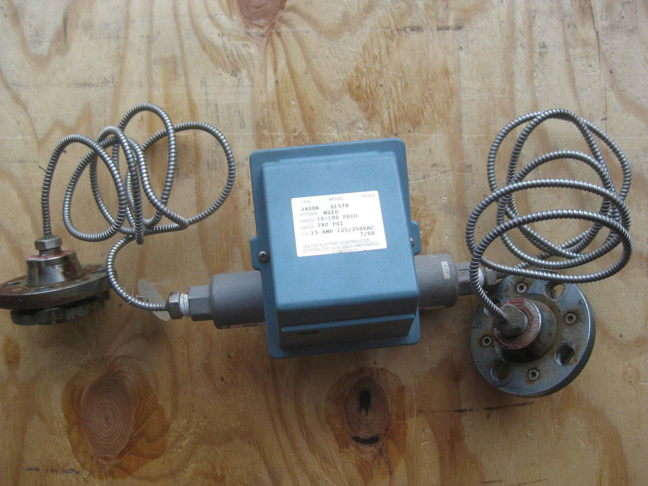 Image of United Electric J400K-S157B Control 180 PSI J400K-S157B 10 to 100 PSI D Probes
