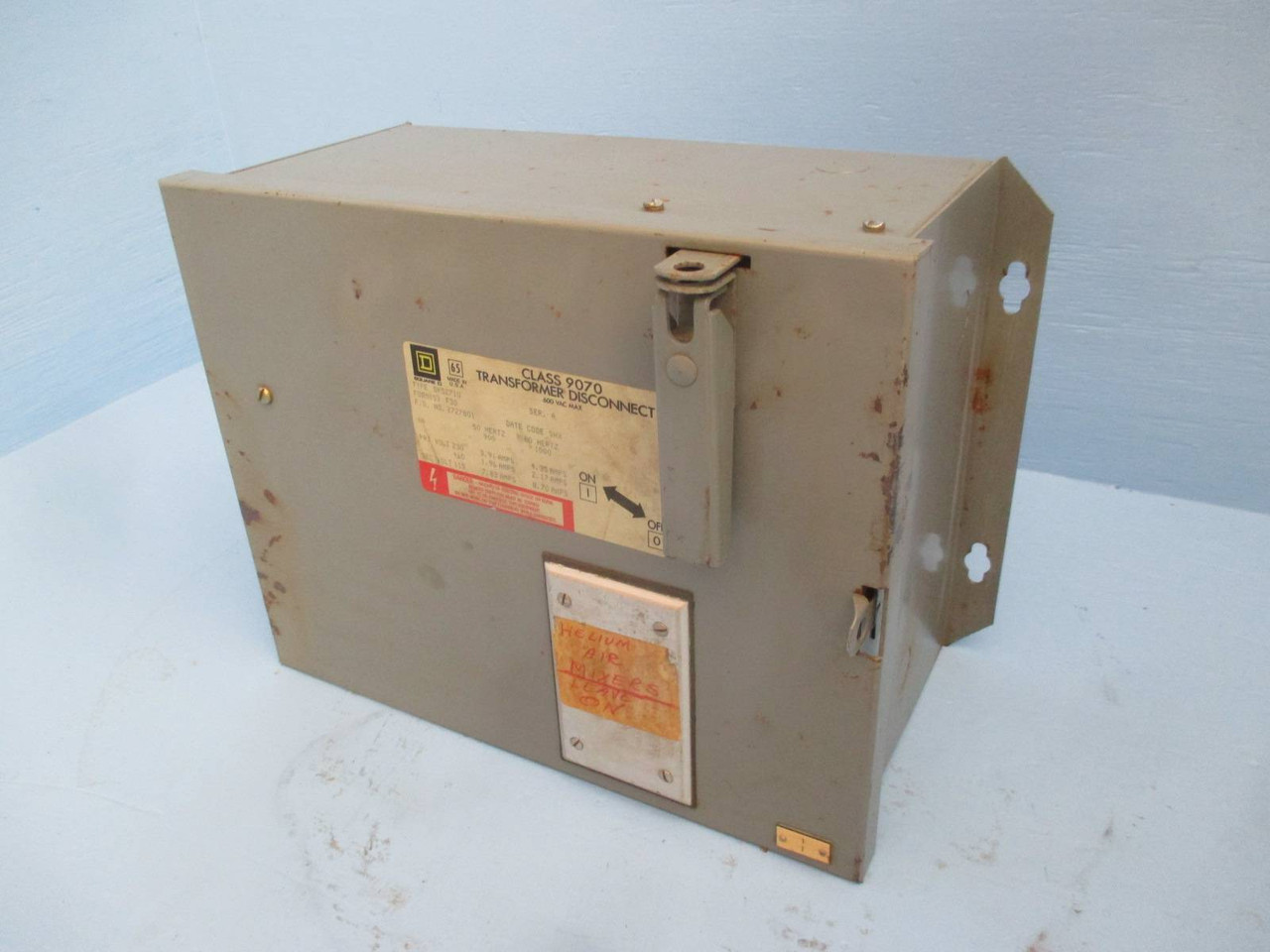 Image of Square D SK5271U Class 9070 Transformer Disconnect Switch SK5271 U 1000 VA 60 Hz