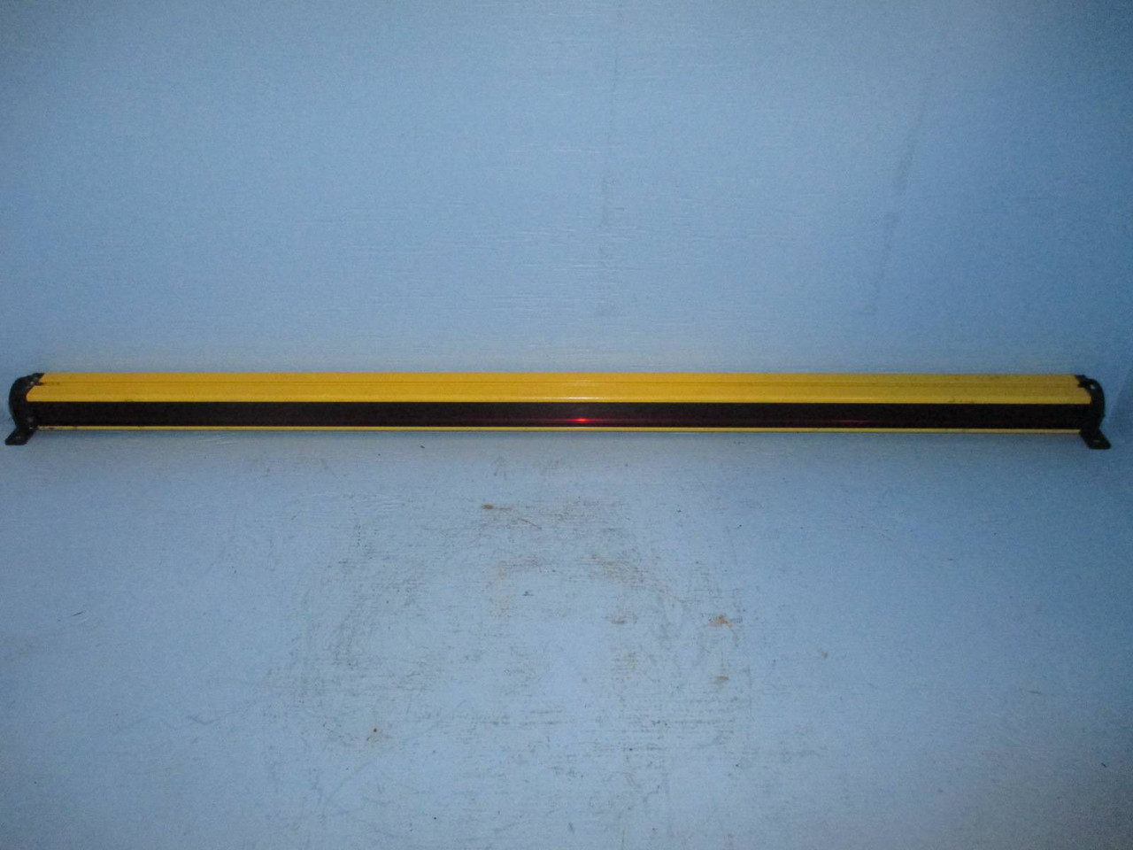 Banner MSXLHDE4812Y 48" E Heavy Duty MS Long Range Mini-Screen 48 inch (TK0038-2)