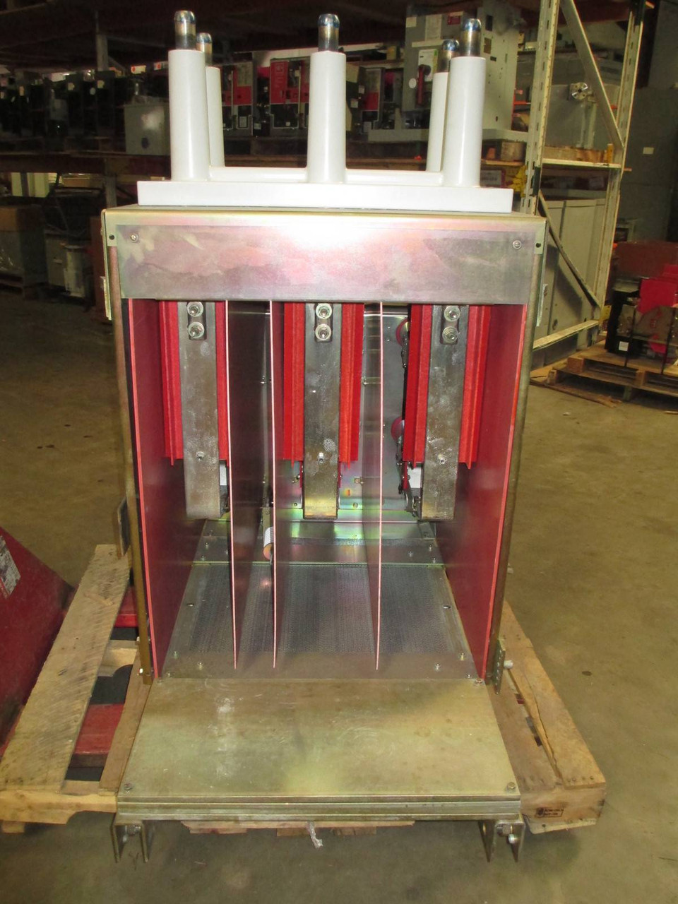 Cutler Hammer VCP-WR 1200 Amp 15kV Vacuum Circuit Breaker AM-13.8-VR-500 240V 5 (NP0061-1)