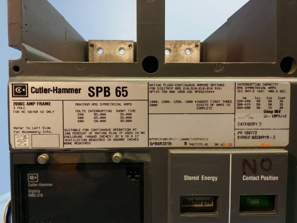 Cutler Hammer SPBSR321R SPB 65 2000A LI Circuit Breaker w 2000 Amp Plug & Aux MO (EM0252-1)