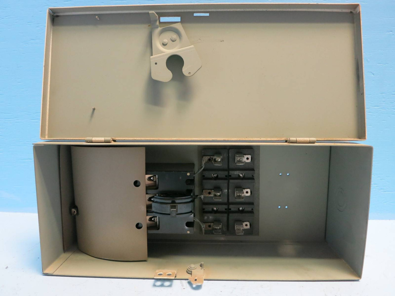 National Electric Cat# 4230 30A 240V 3PH 4W Plug-In S-S-P Switch Busplug NE Bus (PM0453-7)