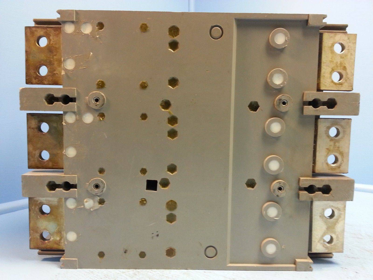 General Electric TPSS5616B 1600A Power Break Circuit Breaker TPSS5616 1600 Amp (EBI1923-1)