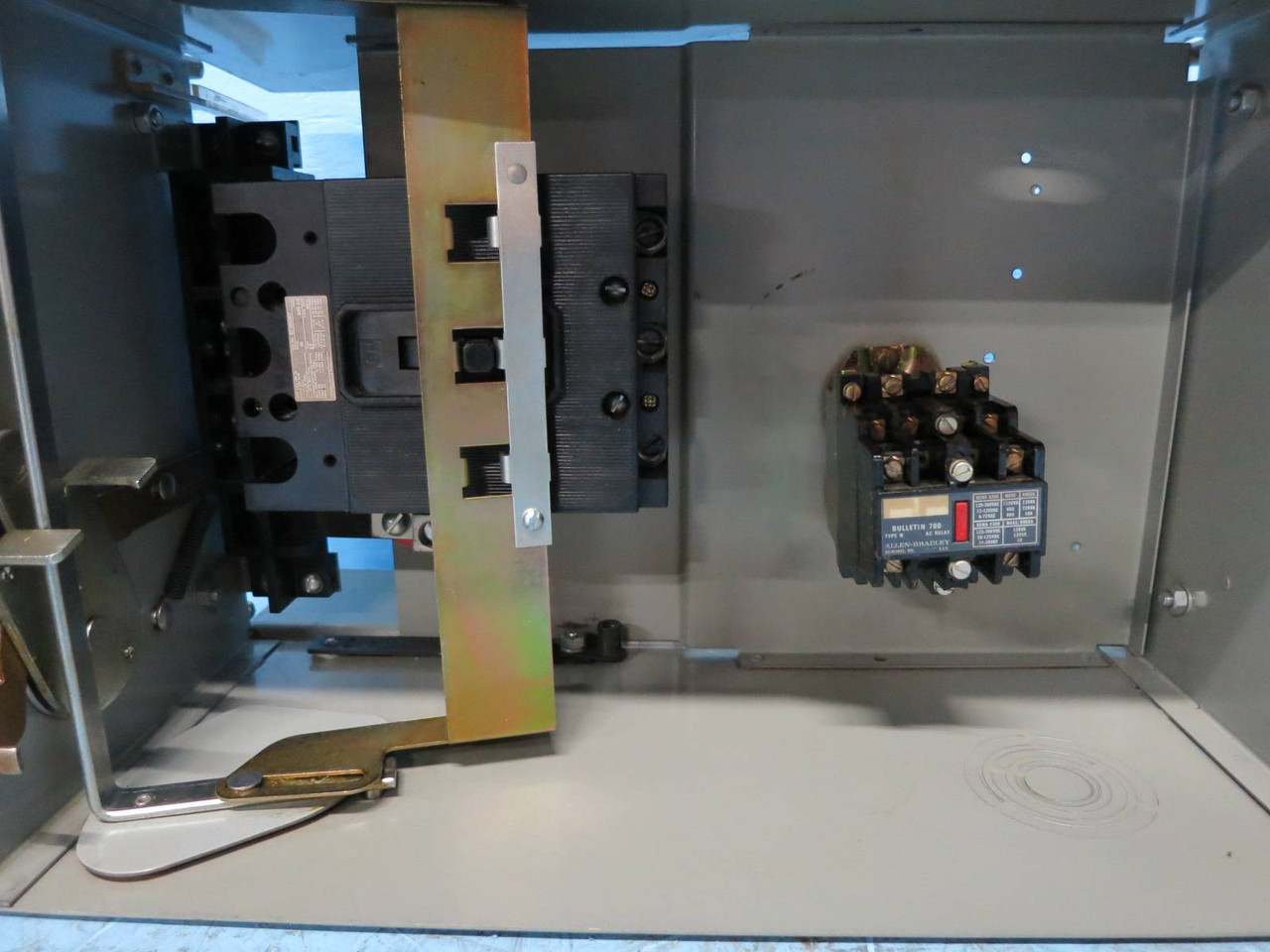 ITE/Gould UA31-SPC 30A Breaker / AC Relay XL-U Combination Starter Plug Busplug (PM0609-4)