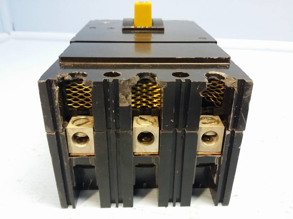 Square D IFL34060 60A Circuit Breaker Black Type IFL-34060 100,000 60 Amp flaw (EM0497-1)