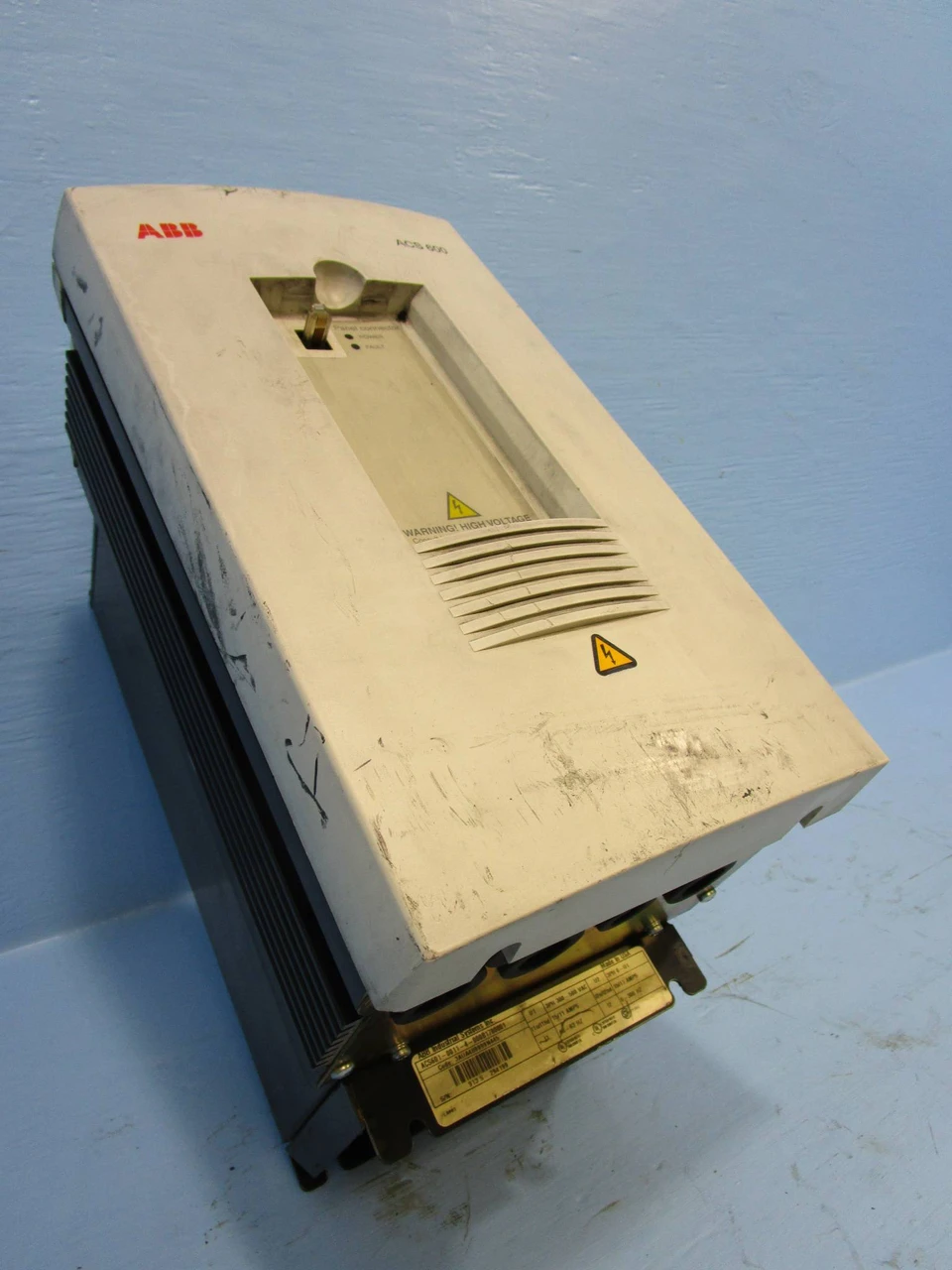 ABB ACS601-0011-4-000B1700801 ACS 600 AC VS Drive 10 HP 480V 3 PH 10HP ACS601 (NP0392-1)