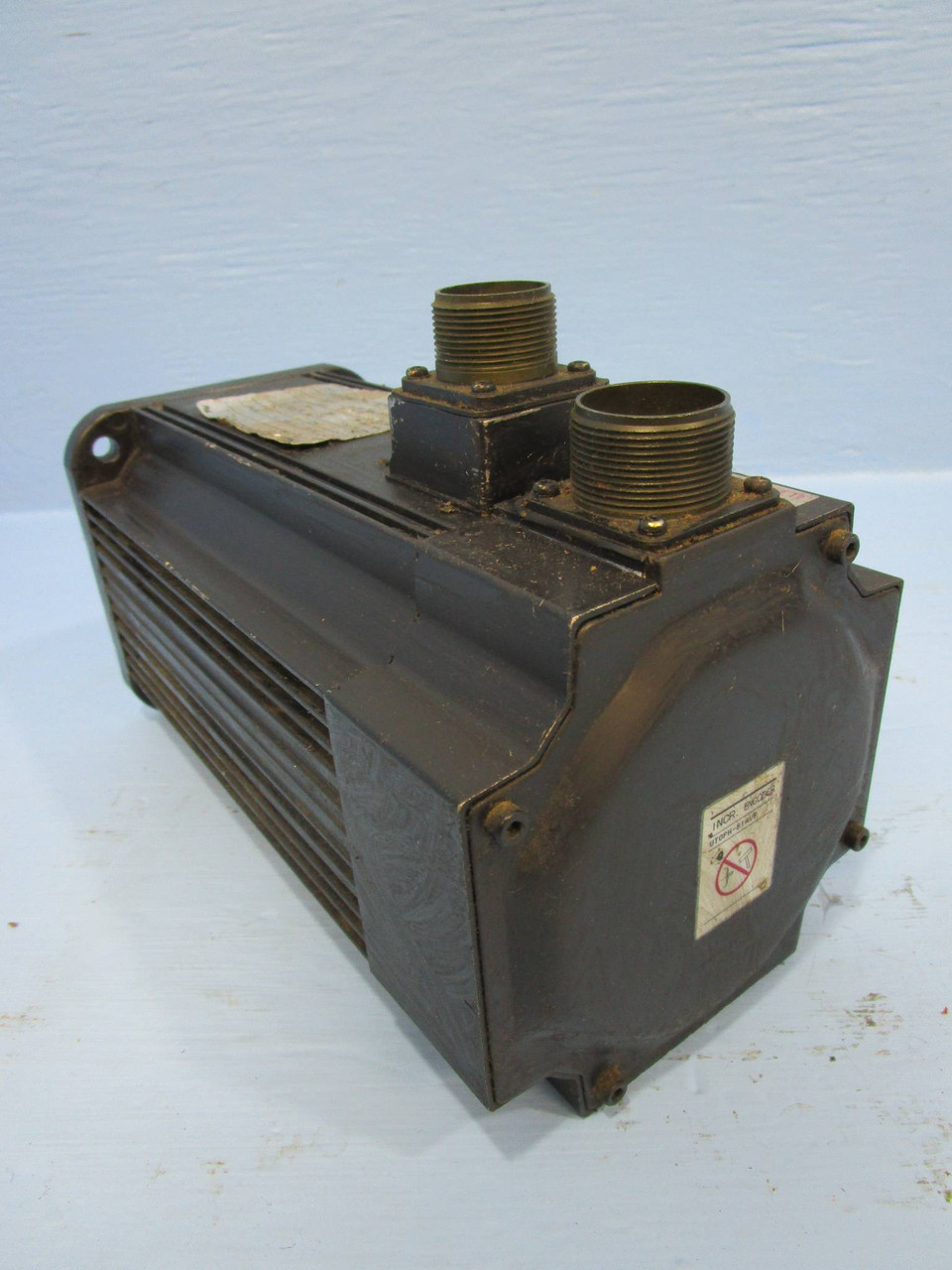 Yaskawa USAGED-09L22K AC Servo Motor USAGED09L22K 200V 7.6 A USA6ED-09L22K (NP0437-7)