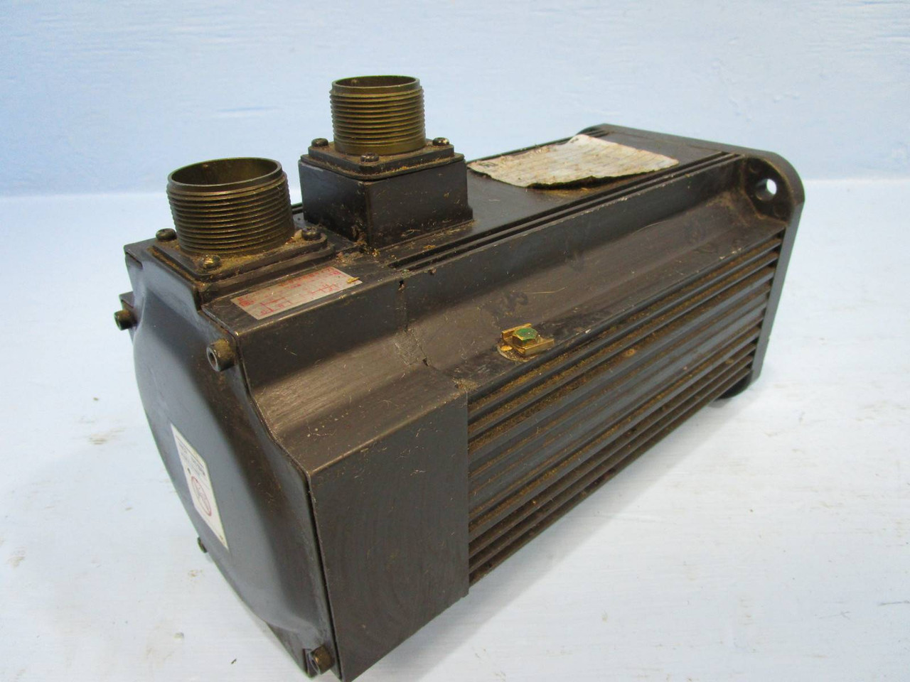 Yaskawa USAGED-09L22K AC Servo Motor USAGED09L22K 200V 7.6 A USA6ED-09L22K (NP0437-7)