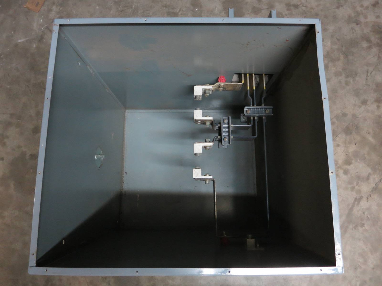 Westinghouse 600 Amp 480/277 V 3PH 4W Bus Duct 47 E 2354 Busway End Tap Box 480V (PM0830-4)