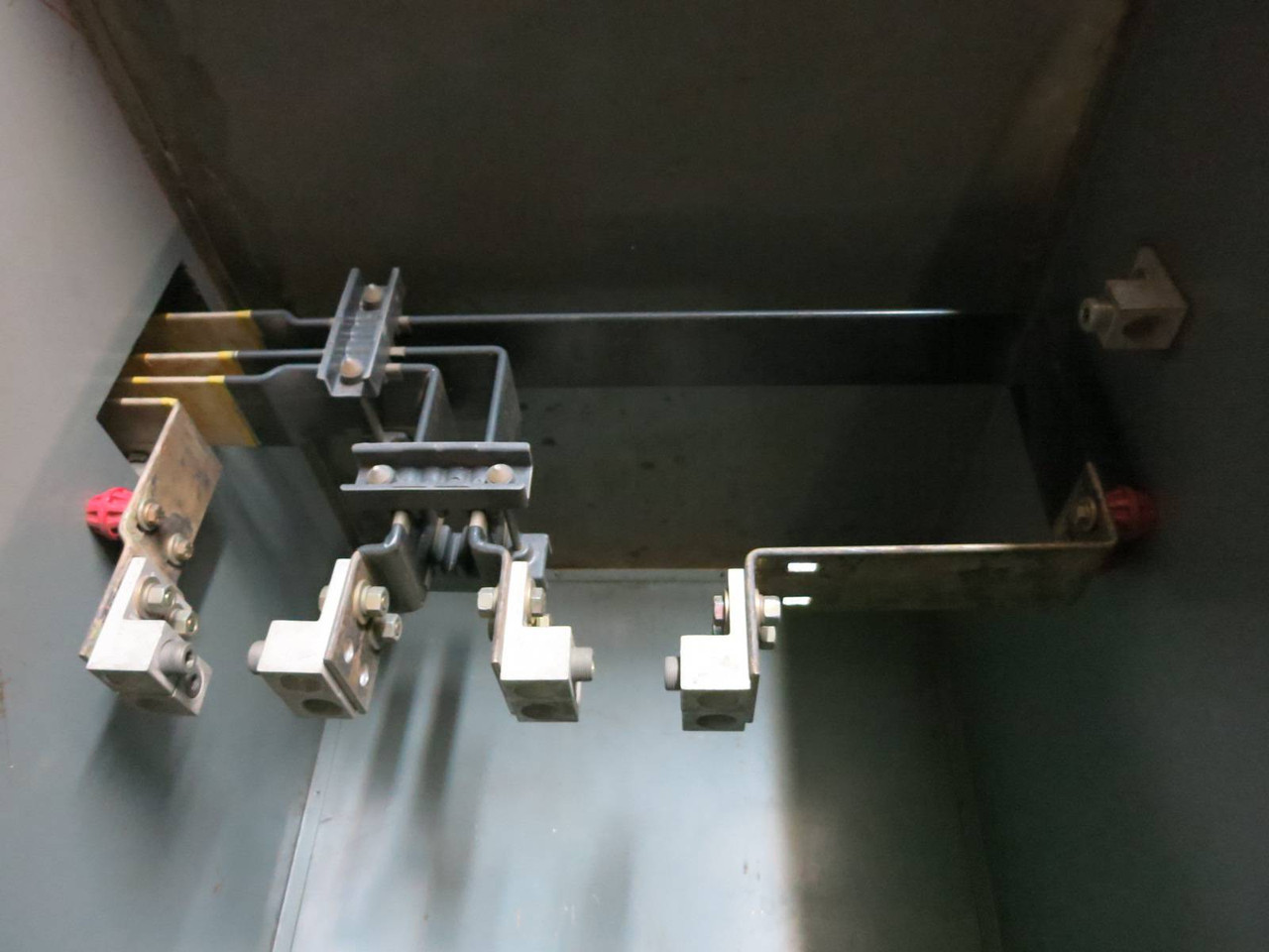 Westinghouse 600 Amp 480/277 V 3PH 4W Bus Duct 47 E 2354 Busway End Tap Box 480V (PM0830-4)