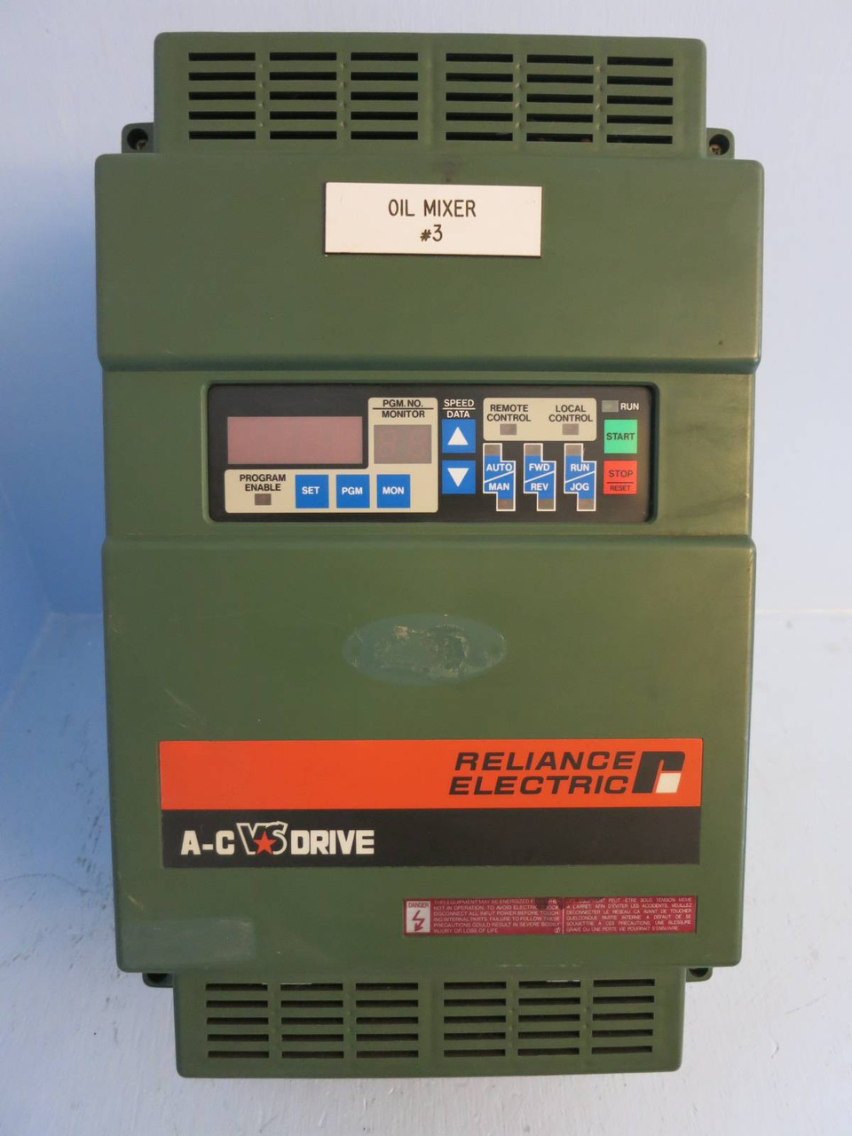 Reliance Electric 2GC41002 460V 2HP 3.5A 2.7kVA A-C V*S Drive GP-2000 VS AC (PM0836-3)