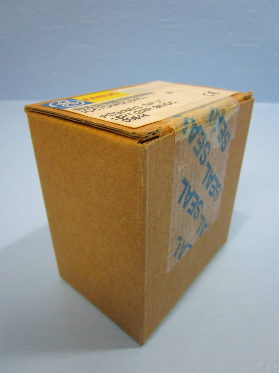 NEW GE Fanuc IC670CHS101A PLC NIB IC670CHS101 A I/O Terminal Block Barrier Style (NP0495-1)