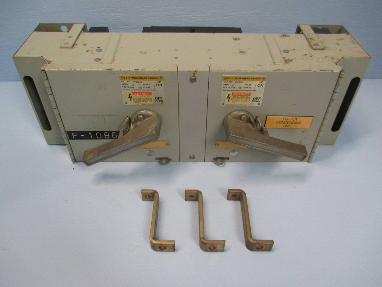 ITE Gould 30/60 Amp 600V V7E3612R Fusible Panelboard Switch w/ Hardware 30A 60A (TK0424-1)