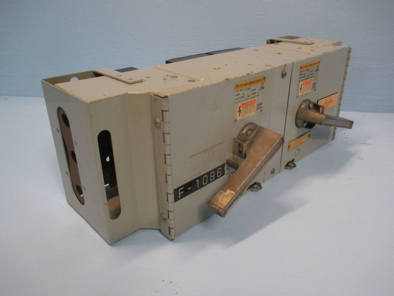 ITE Gould 30/60 Amp 600V V7E3612R Fusible Panelboard Switch w/ Hardware 30A 60A (TK0424-1)