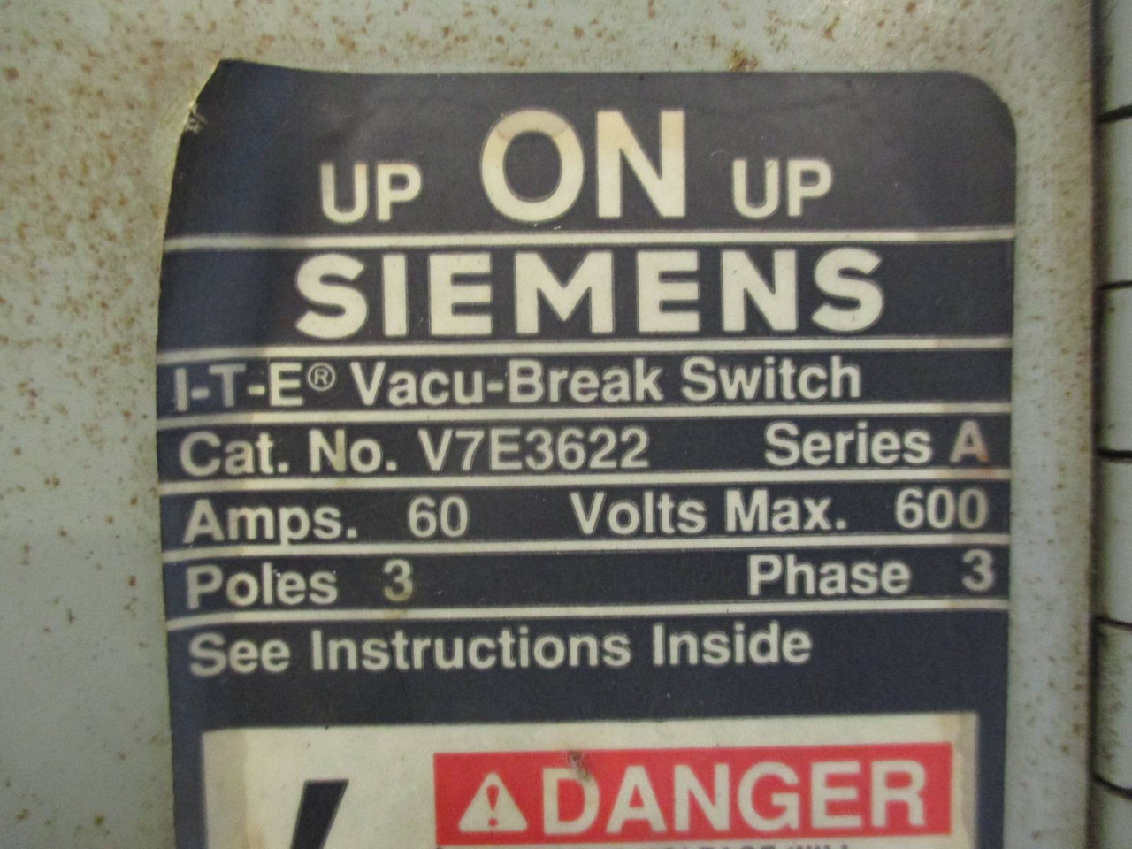 Siemens ITE 60 Amp 600V V7E3622 Fusible Vacu-Break Panelboard Switch w/ Hardware (TK0423-6)
