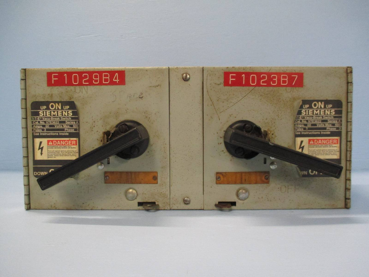 Siemens ITE 60 Amp 600V V7E3622 Fusible Vacu-Break Panelboard Switch w/ Hardware (TK0423-6)