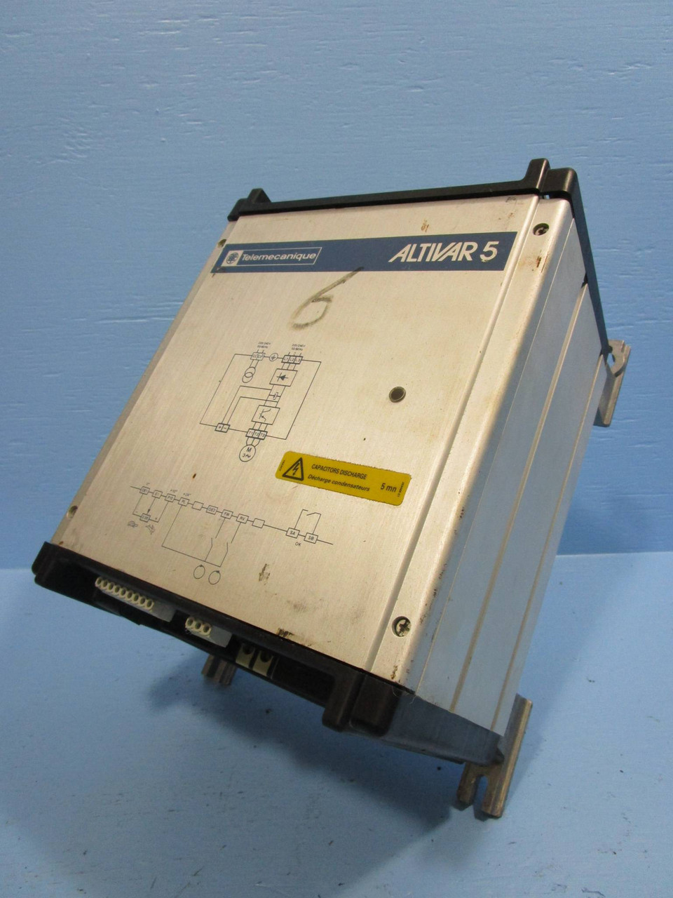 Telemecanique ATV25U15H7 Altivar 5 AC VS Drive 2HP 1.5kW ATV25U 208 240V 50/60Hz (NP0592-1)