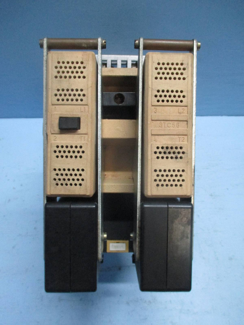 Siemens 3TC5617-0A 330 Amp 2 Pole DC Contactor 600V DC 110VDC Coil 150 HP 2Ph (TK0573-1)