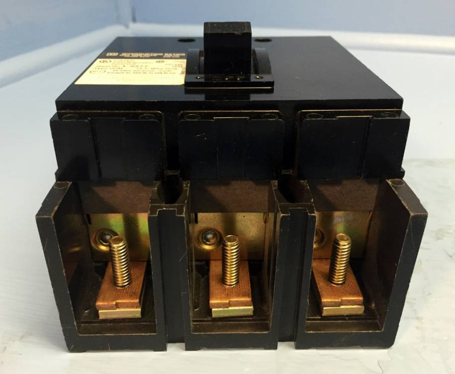 Square D Q2M32255700 225A Circuit Breaker 10ka @ 240 VAC 3 Pole Type Q2M 225 Amp (EM0783-73)