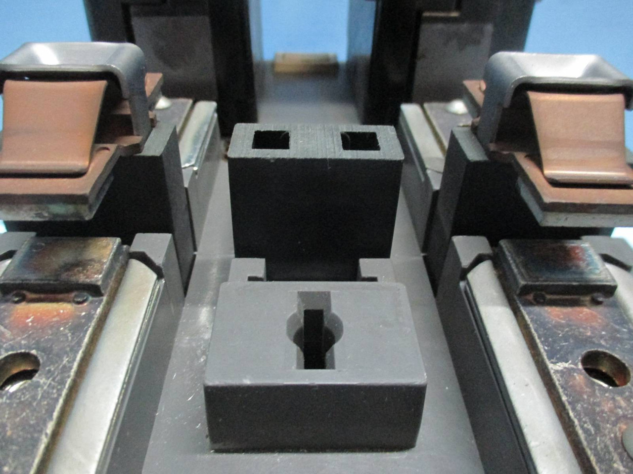 Siemens 3TC5617-0B 330 Amp 2 Pole DC Contactor 600V DC 120V Coil 150 HP 2Ph (TK0682-23)