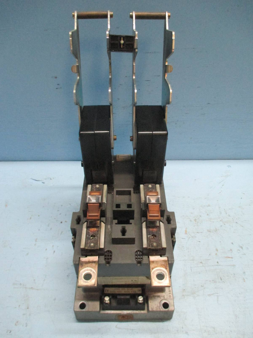 Siemens 3TC5617-0B 330 Amp 2 Pole DC Contactor 600V DC 120V Coil 150 HP 2Ph (TK0682-23)