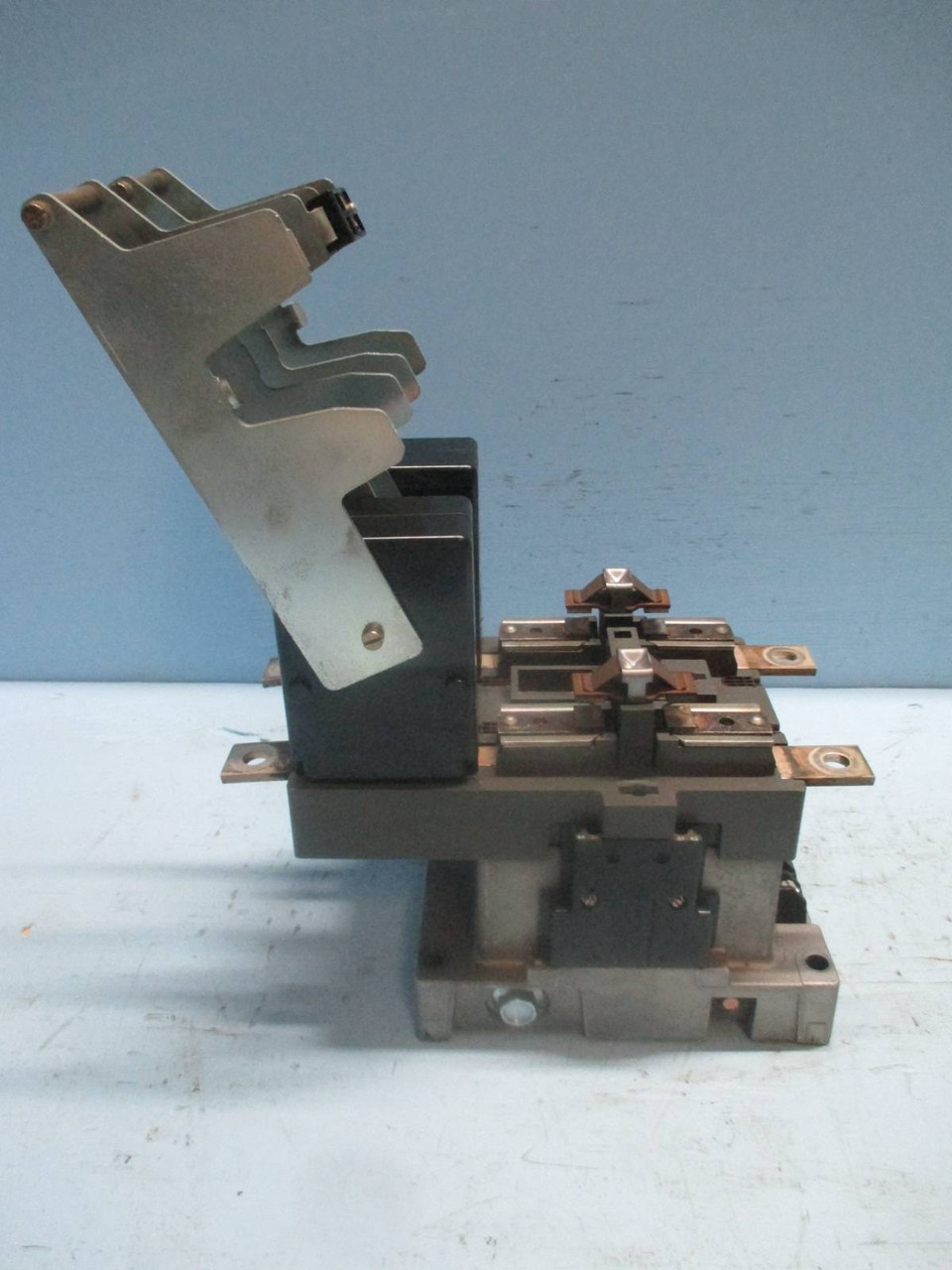 Siemens 3TC5617-0B 330 Amp 2 Pole DC Contactor 600V DC 120V Coil 150 HP 2Ph (TK0682-23)