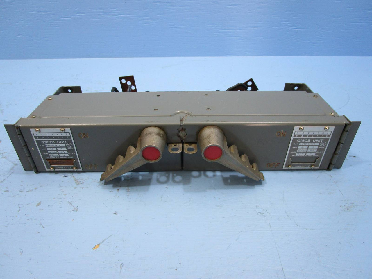 Federal Pacific QMQB3322C Dual Panelboard Switch 30 Amp 240V 2 Pole 2P QMQB 3322 (NP0658-1)