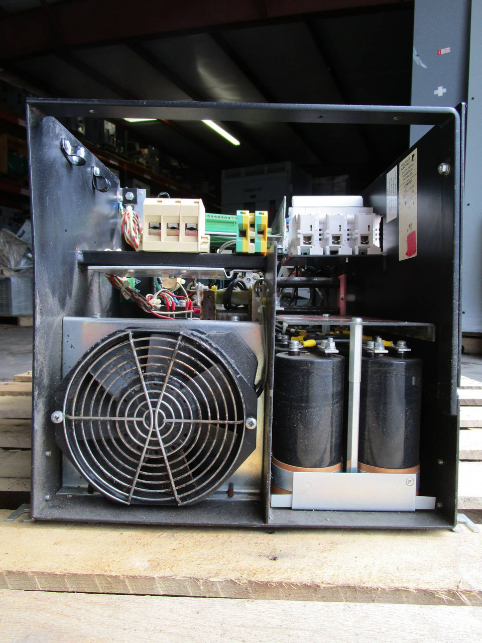 Reliance Electric 30 HP 2EC4030 FlexPak VTI VS AC Drive RE 30HP 460V 44 A 60 Hz (NP0684-1)