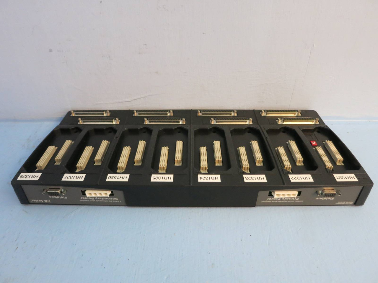 Foxboro P0914XA / P0914XB Fieldbus Rack / Chassis I/A Series PLC RY0330 Invensys (PM1294-26)