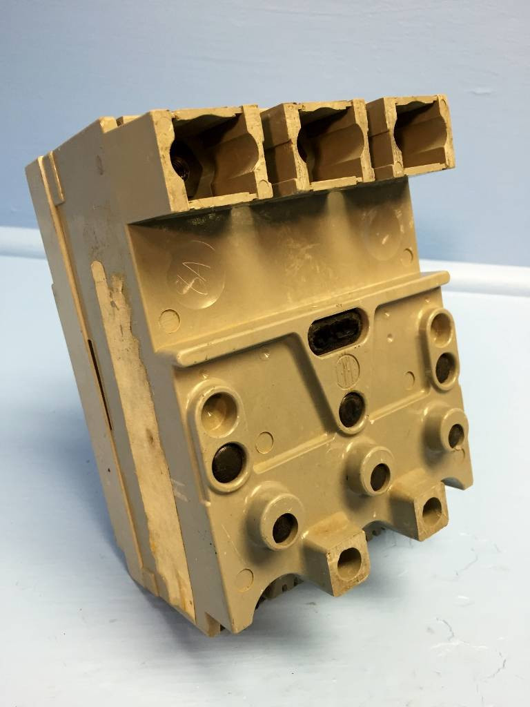 I-T-E HE3-A025 25A Circuit Breaker HE HE3A025 600V Siemens Gould ITE 25 Amp (EM0871-36)