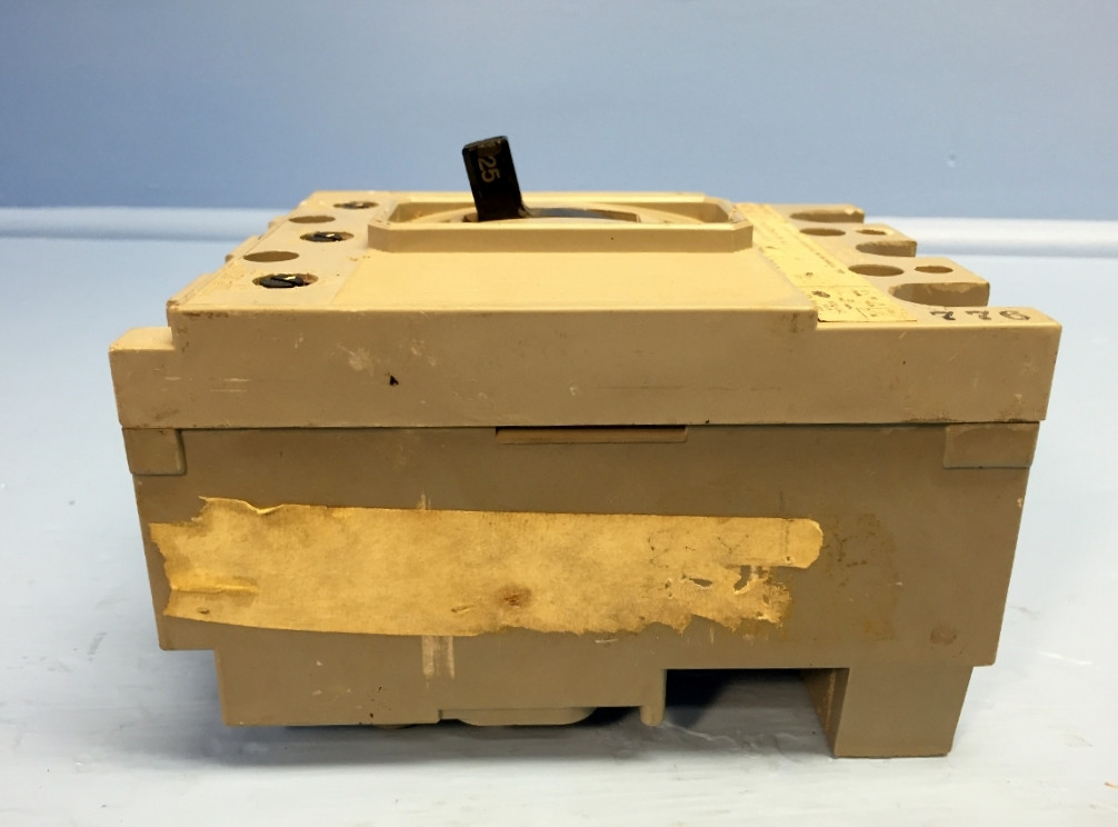 I-T-E HE3-A025 25A Circuit Breaker HE HE3A025 600V Siemens Gould ITE 25 Amp (EM0871-36)
