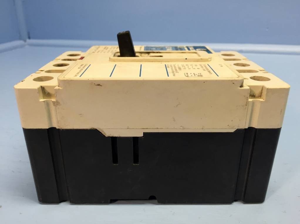 Challenger CE3020 20A Circuit Breaker 480V CE 14k CE3020L Cutler Hammer 20 Amp (EM0898-1)