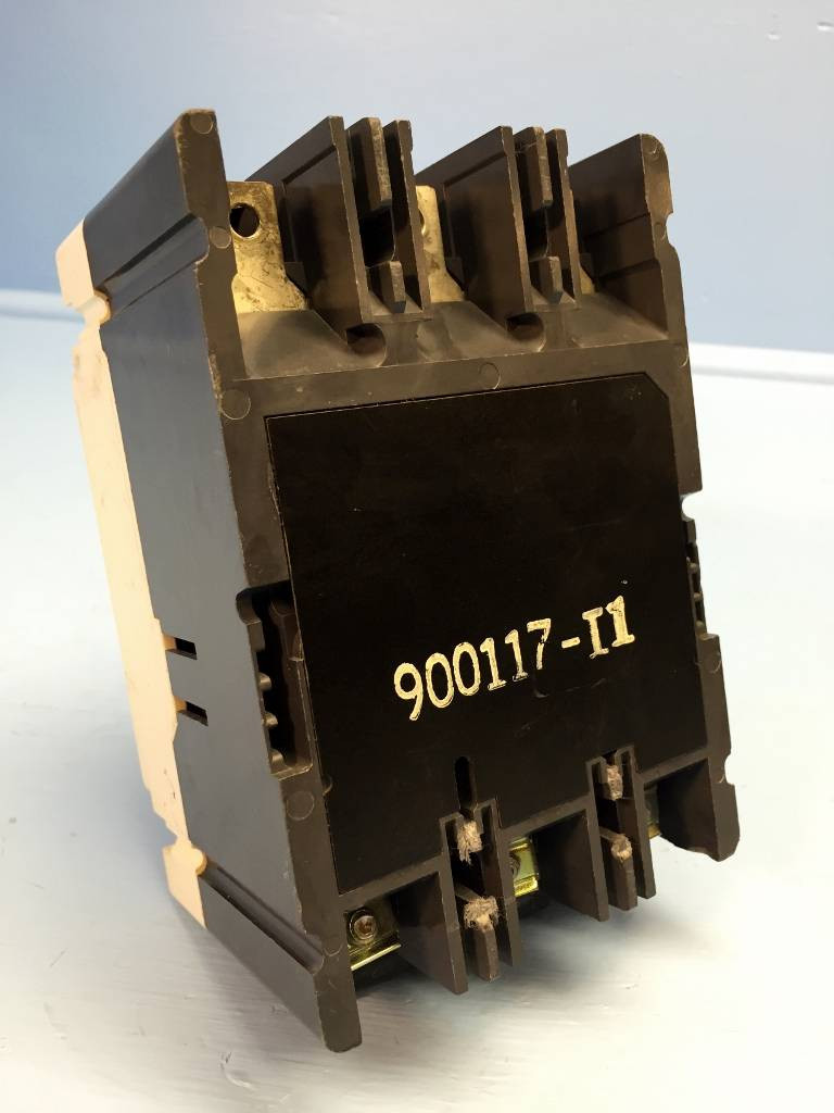 Challenger CE3015 15A Circuit Breaker 480V 3 Pole CE3015L Cutler Hammer 15 Amp (EM0896-4)