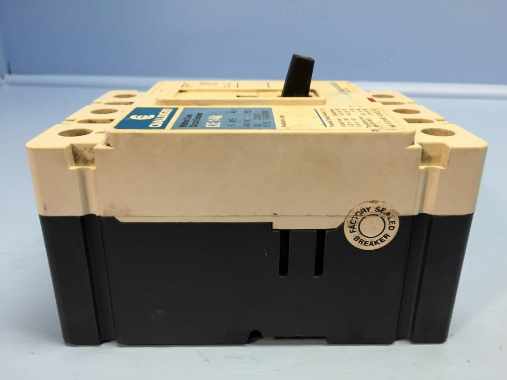 Challenger CE3015 15A Circuit Breaker 480V 3 Pole CE3015L Cutler Hammer 15 Amp (EM0896-4)